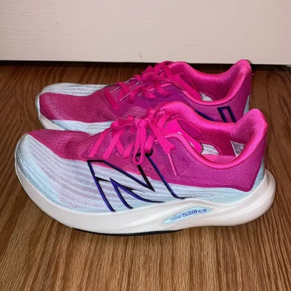 New Balance Fuel Cell - Picture 3 of 5